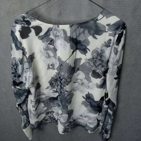 Vince Camuto women's sz small. Fully lined. long s - Picture 4 of 7